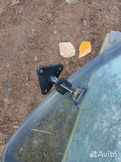 Стекло заднее левое Seat Alhambra 1999г