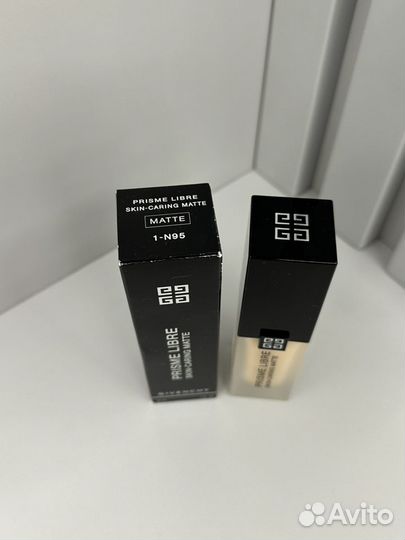 Givenchy prisme libre skin caring matte тональный