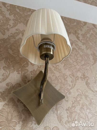 Продается люстра и два бра