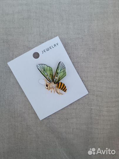 Брошь пчела