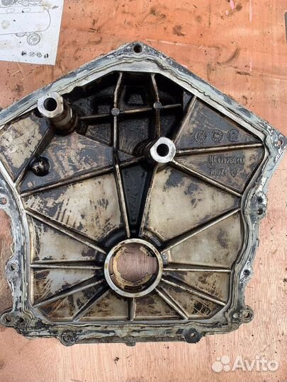 Передняя крышка двс chrysler sebring 2.7 2000г