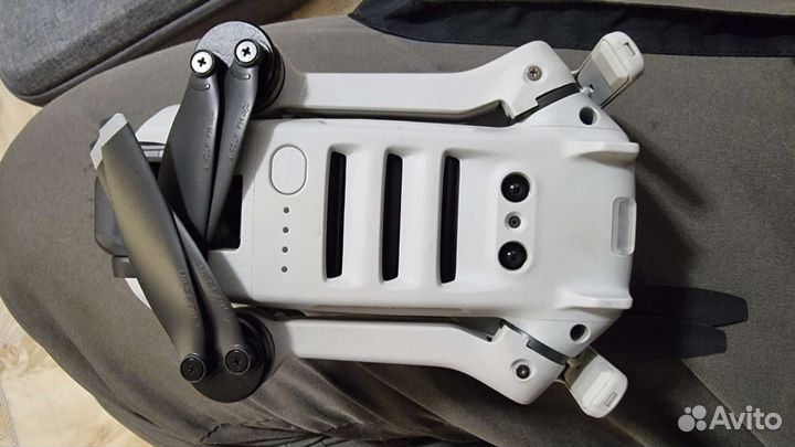 Квадрокоптер Dji mavic mini combo