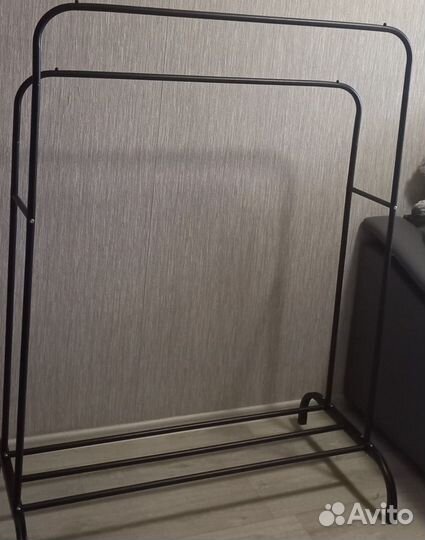 Рейл для одежды