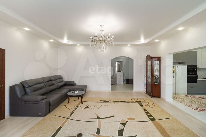 3-к. квартира, 125,3 м², 2/4 эт.