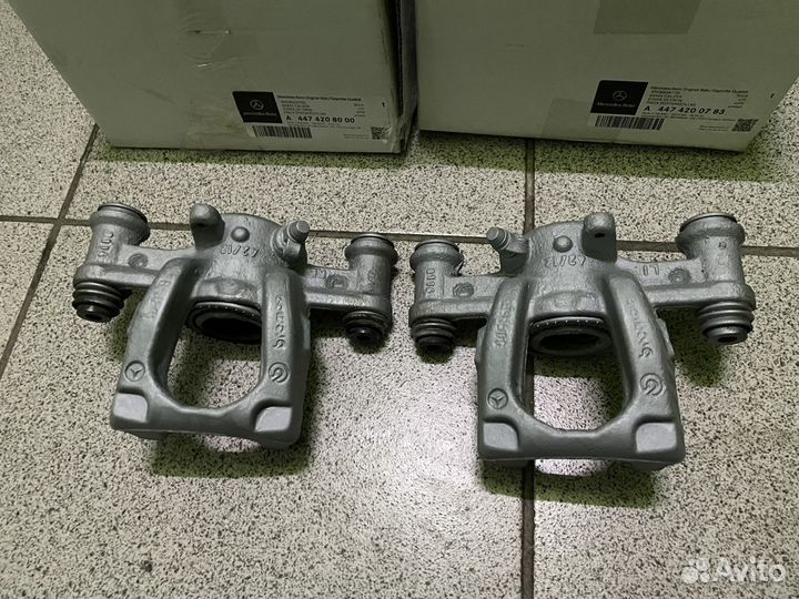 Суппорт задний Mercedes W447