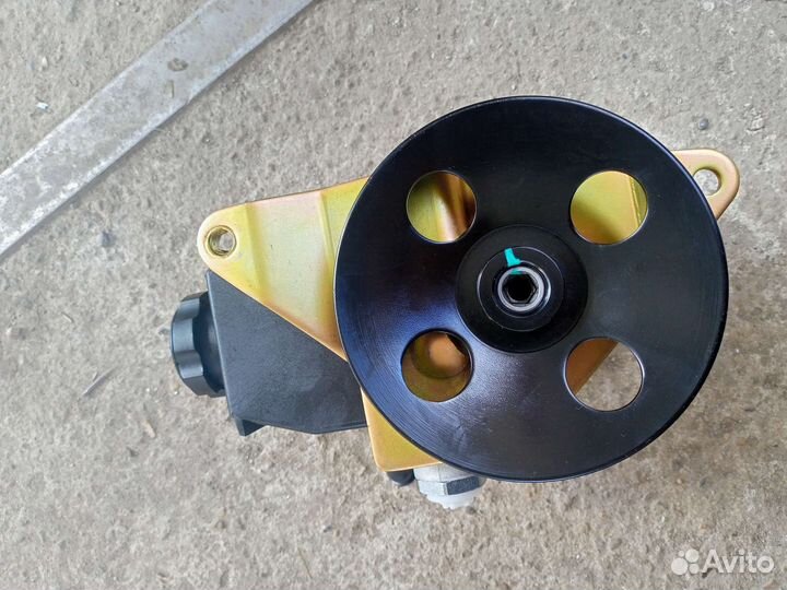 Насос гидроусилителя (гур) Toyota Avensis AT220