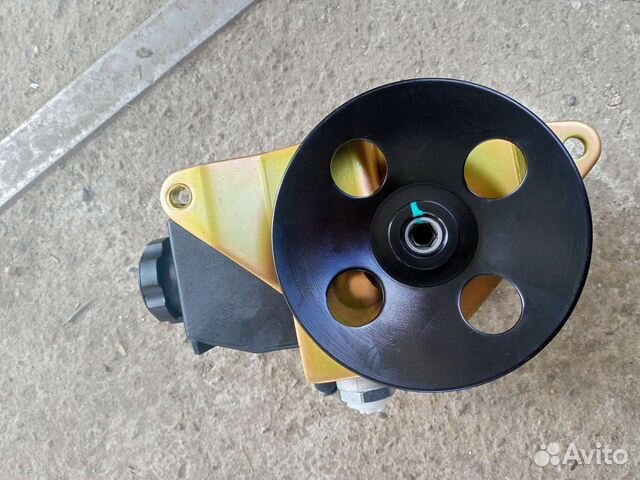 Насос гидроусилителя (гур) Toyota Avensis AT220