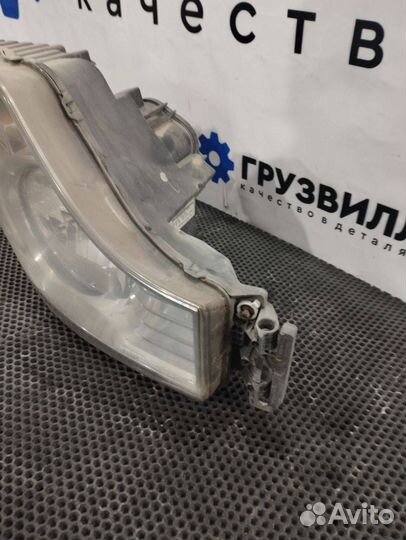 Фара правая Mercedes Actros MP4 A9608200339