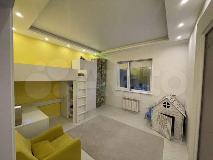 Дом 340 м² на участке 10,5 сот.