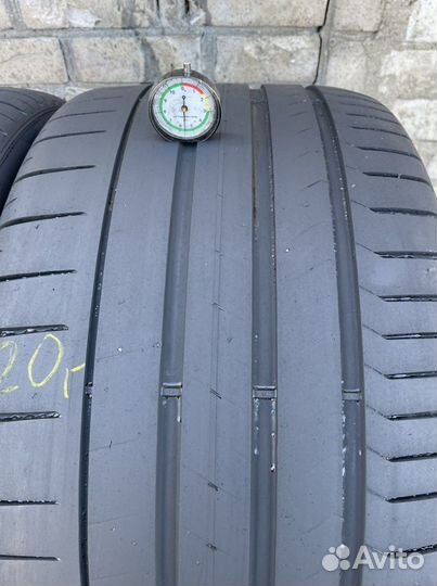 Pirelli P Zero 305/30 R21