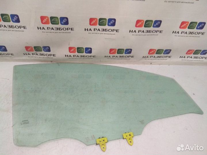 Стекло двери переднее правое Nissan Note E11 1.6