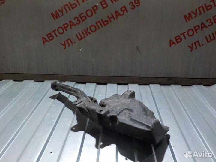 Бачок омывателя стеклоочистителя Шевроле Кобальт