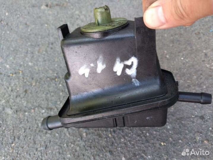 Бачок гур Volkswagen Golf 4 1J0422371C