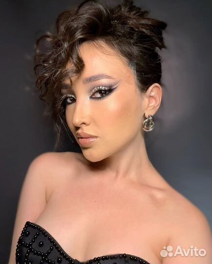 Стилист, Визажист (укладки, макияж Москва )