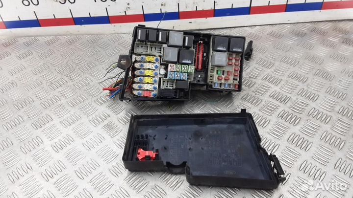 Блок предохранителей Ford Kuga