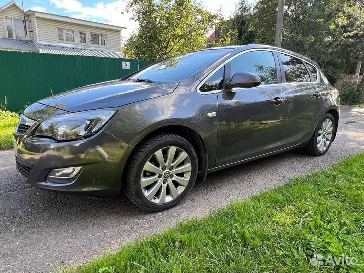 Opel Astra 1.6 AT, 2010, 250 000 км