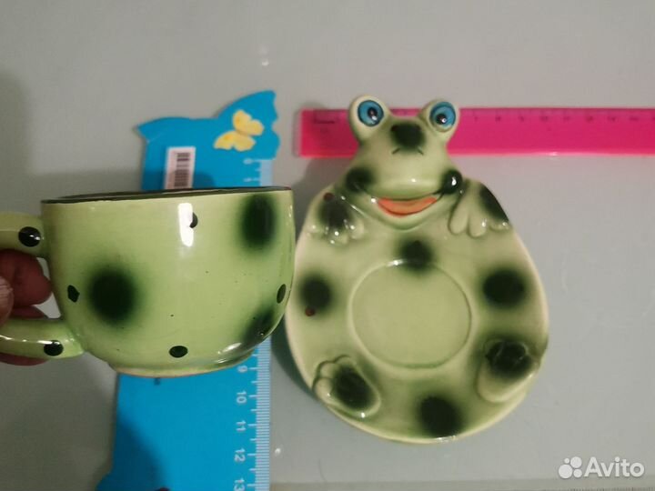 Лягушка и Запчасти от киндер сюрприз
