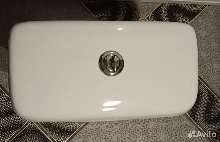 Бачок для унитаза новый