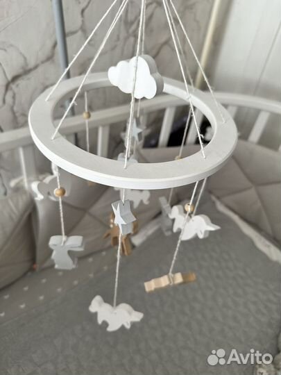 Мобиль деревянный