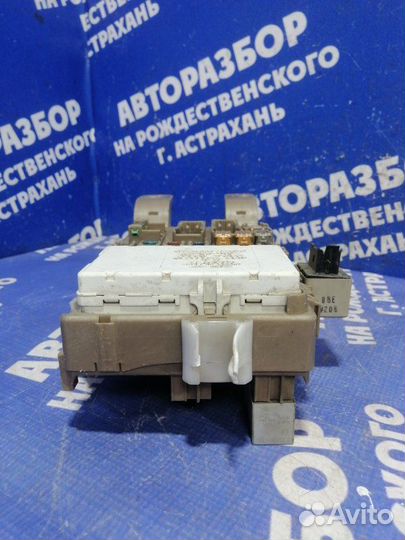 Блок предохранителей салона Toyota Corolla 120