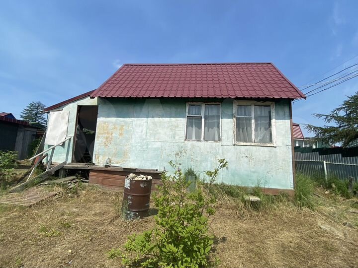 Дом 17,6 м² на участке 12 сот.