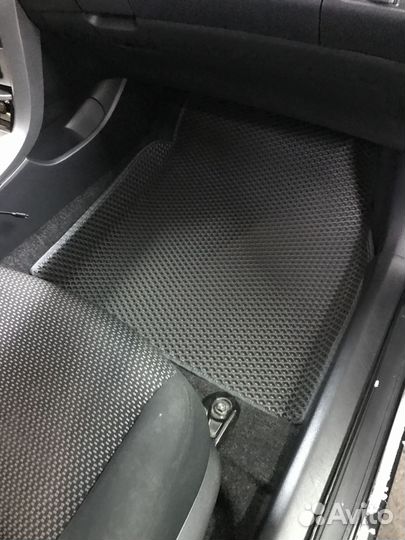 Коврики в автомобиль ева в подарок подпятник + 2 л