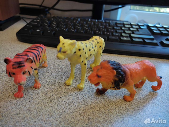 Динозавры игрушки