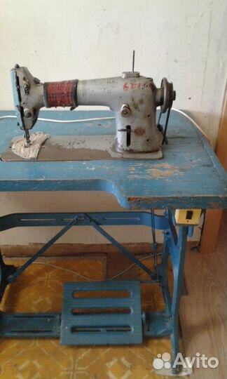 Промышленная швейная электро-машина рабочая