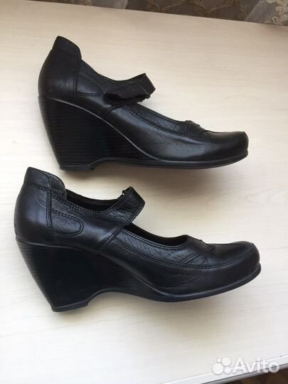 Кожаные женские туфли