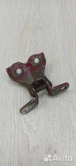 Петля двери hyundai solaris Лев