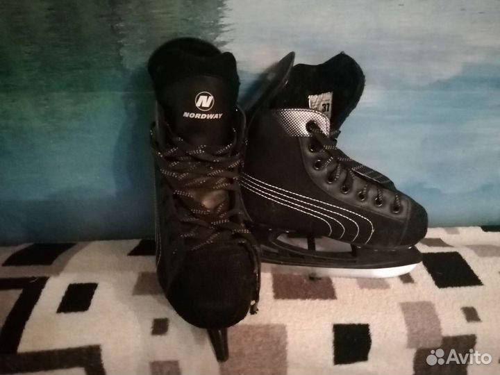 Коньки хоккейные