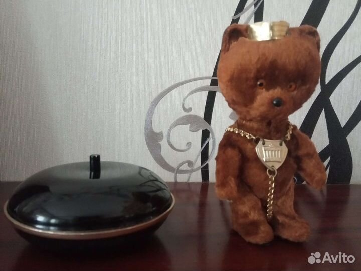 Пудреница СССР, Медведь Германия