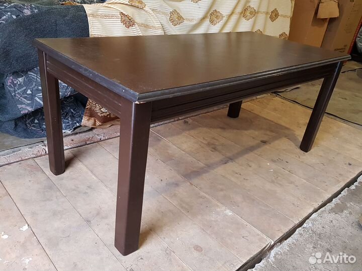 Журнальный столик