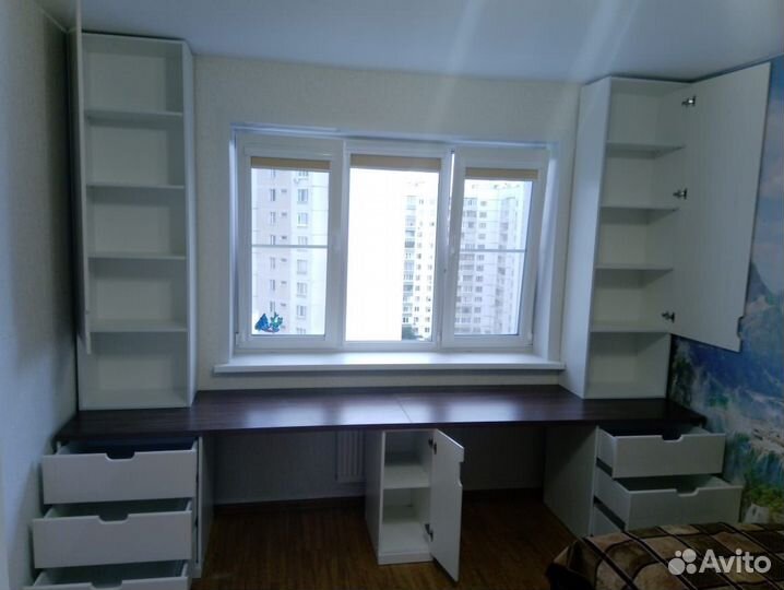 Рабочая зона со шкафом