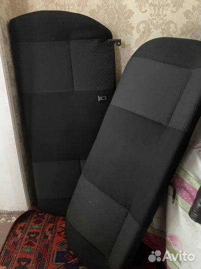 Скамейки на Гранту