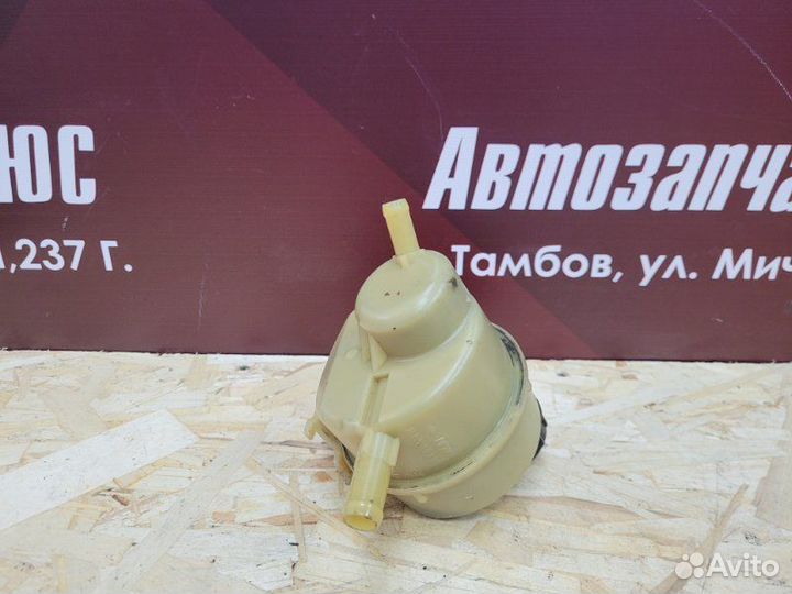 Бачок гидроусилителя руля Renault Logan
