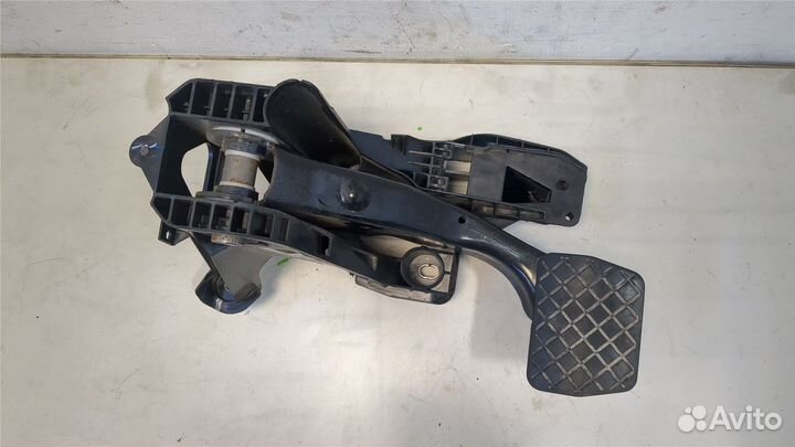 Педаль тормоза Volkswagen Atlas, 2018