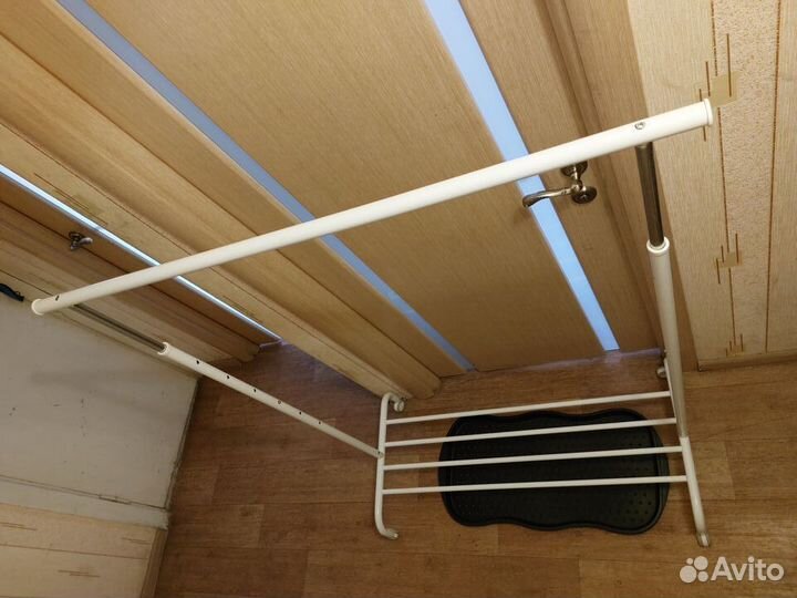 Вешалки Икеа Ригга черная и белая +лоток для обуви