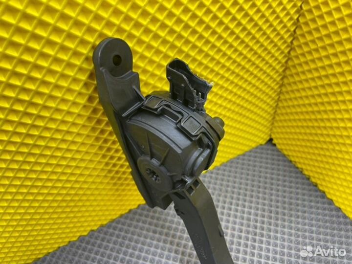 Педаль газа Kia Cerato 3 YD G4FG 1.6I 2015