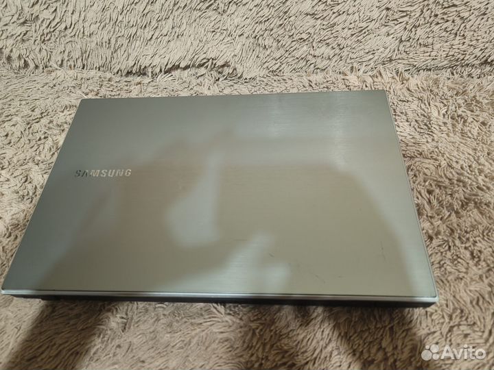 Ноутбук Samsung NP300V5A-S0ARU