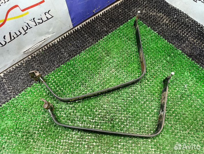 Крепление топливного бака Toyota Land Cruiser Prado