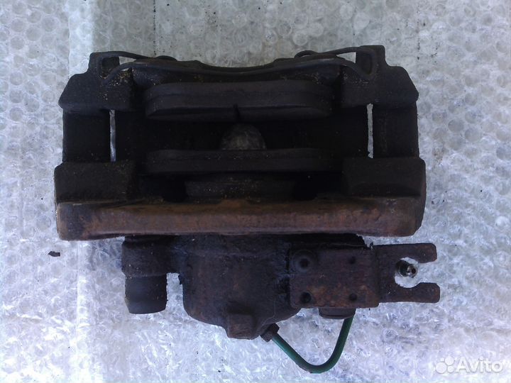 Рено Лагуна 2 передний левый суппорт