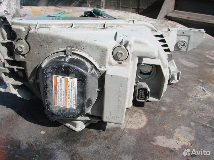 Фара для Mazda Premacy 2001-2003 CP