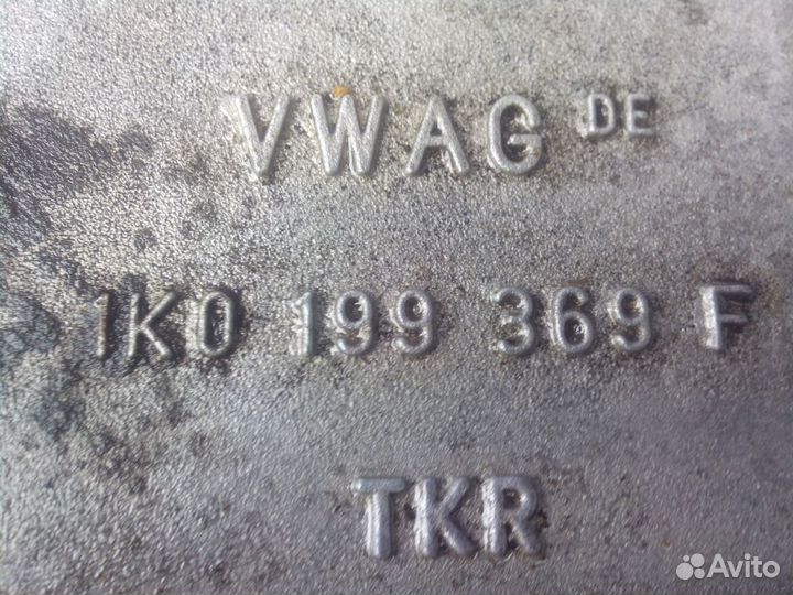 Подрамник двигателя Audi Skoda шкода