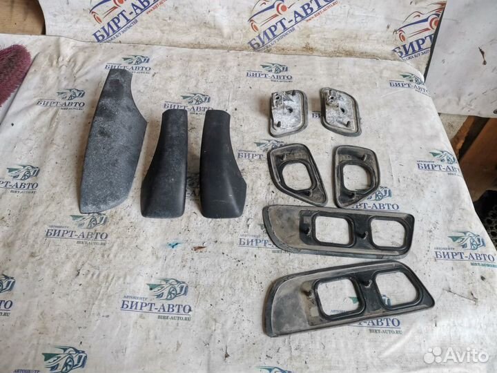 Крышки резинки рейлингов LADA Largus передних нету