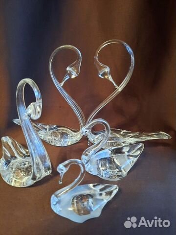 Статуэтки лебедей