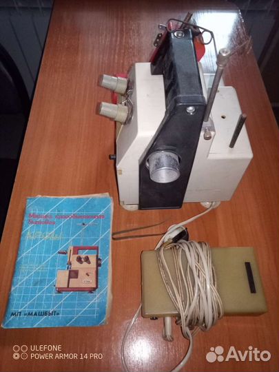 Оверлок краеобметочная машина Крош