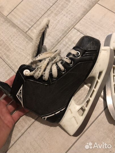 Хоккейные детские коньки bauer