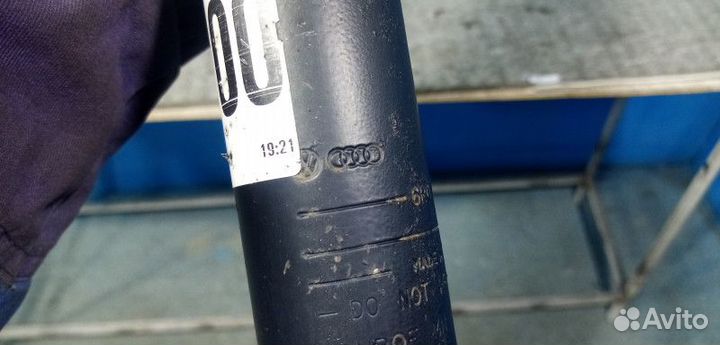 Амортизатор задний левыйправый Skoda Rapid