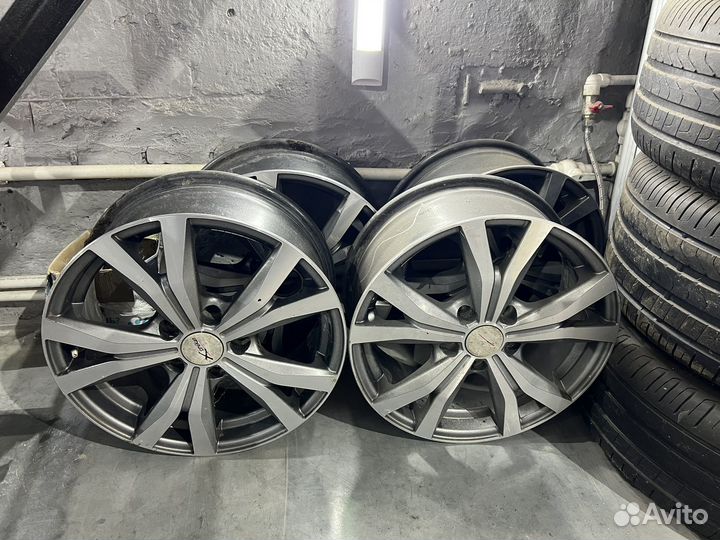 Литые диски r16 на Vag